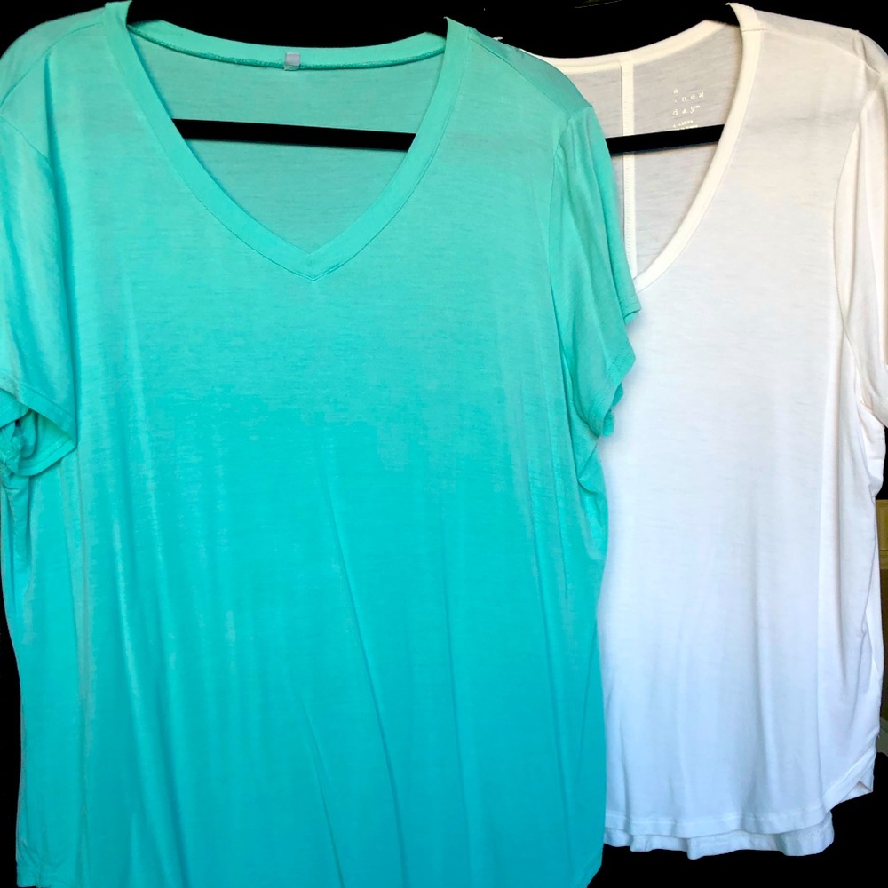 2 pack V-Neck shirts